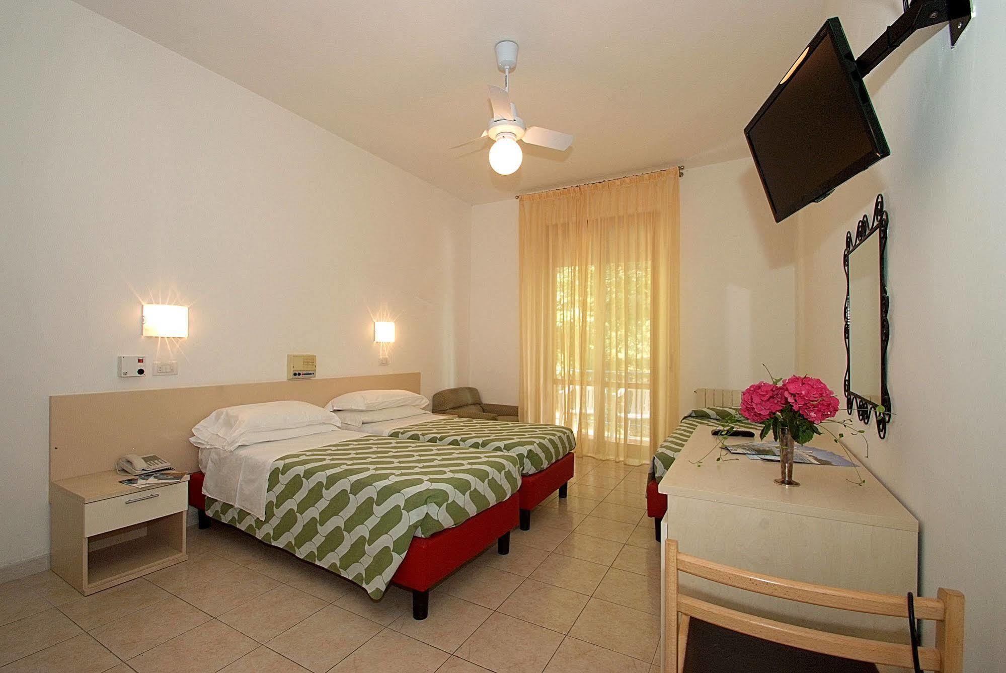 Albergo Le Sorgenti เคียนเชียโนแตร์เม ภายนอก รูปภาพ