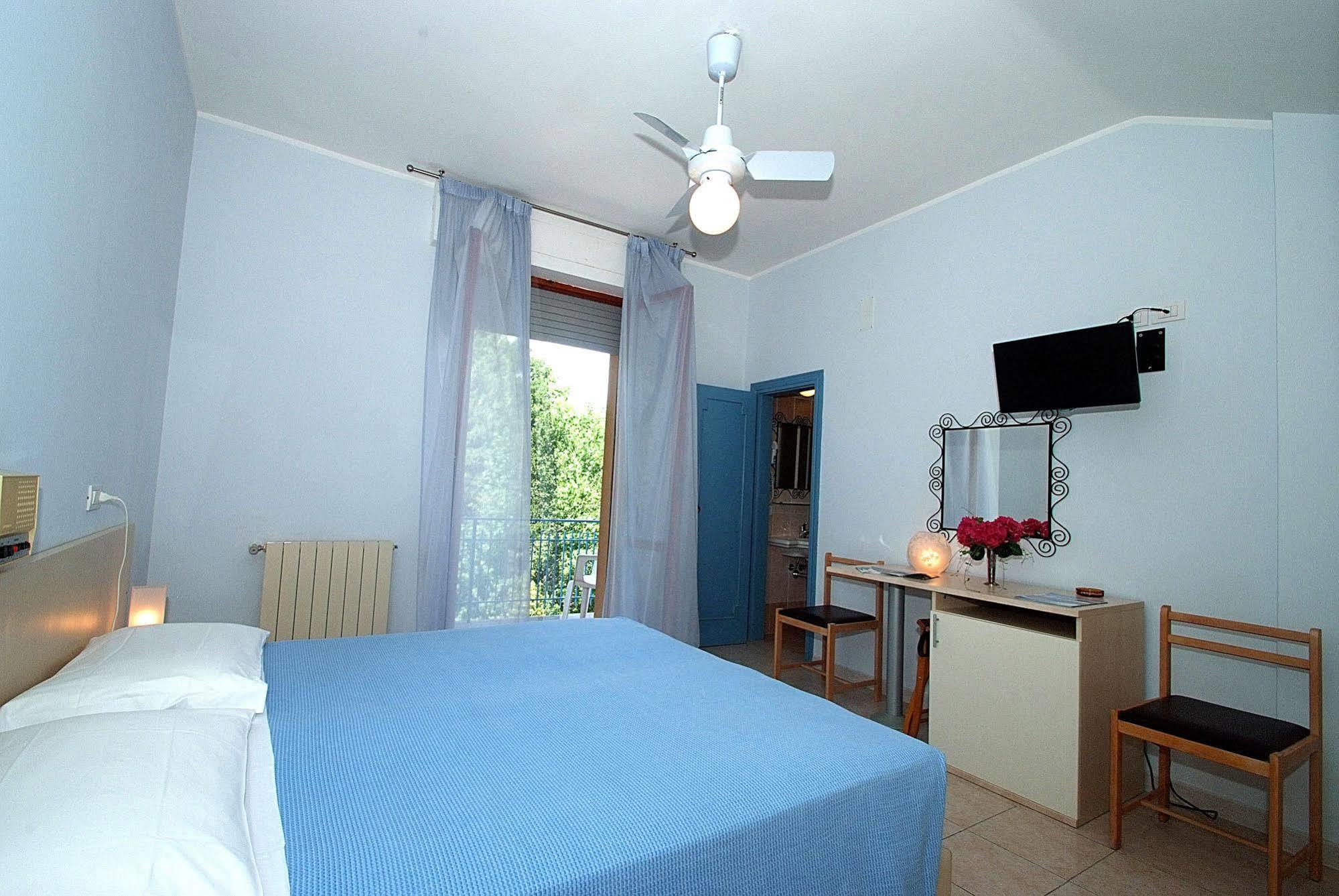 Albergo Le Sorgenti เคียนเชียโนแตร์เม ภายนอก รูปภาพ